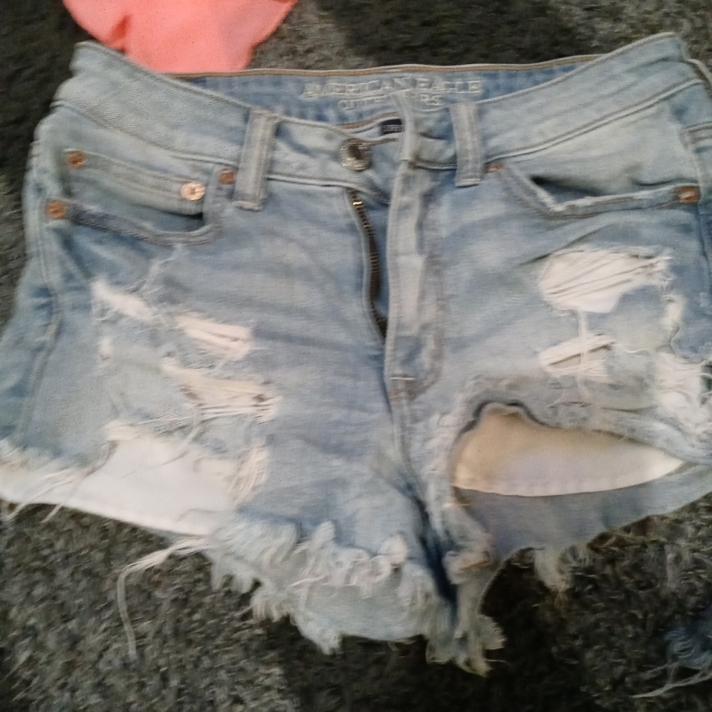 Shorts - Picture 2 of 3